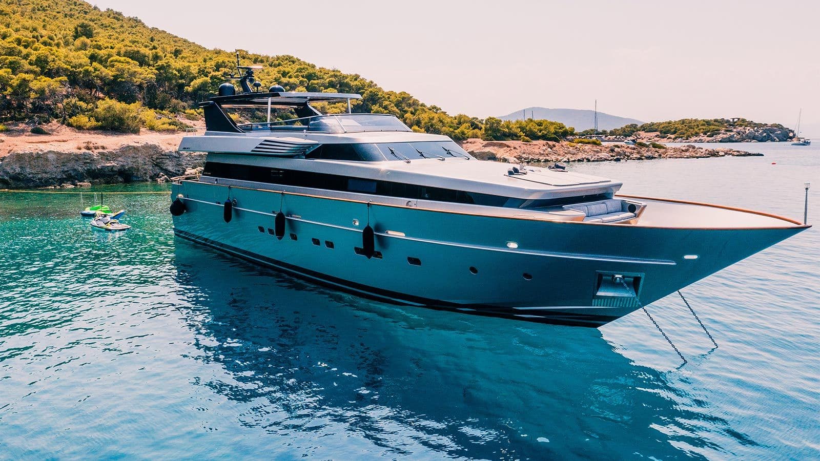 M/Y OVAL, a 31 metre Cantieri Di Pisa motor yacht available for crewed charter in Greece