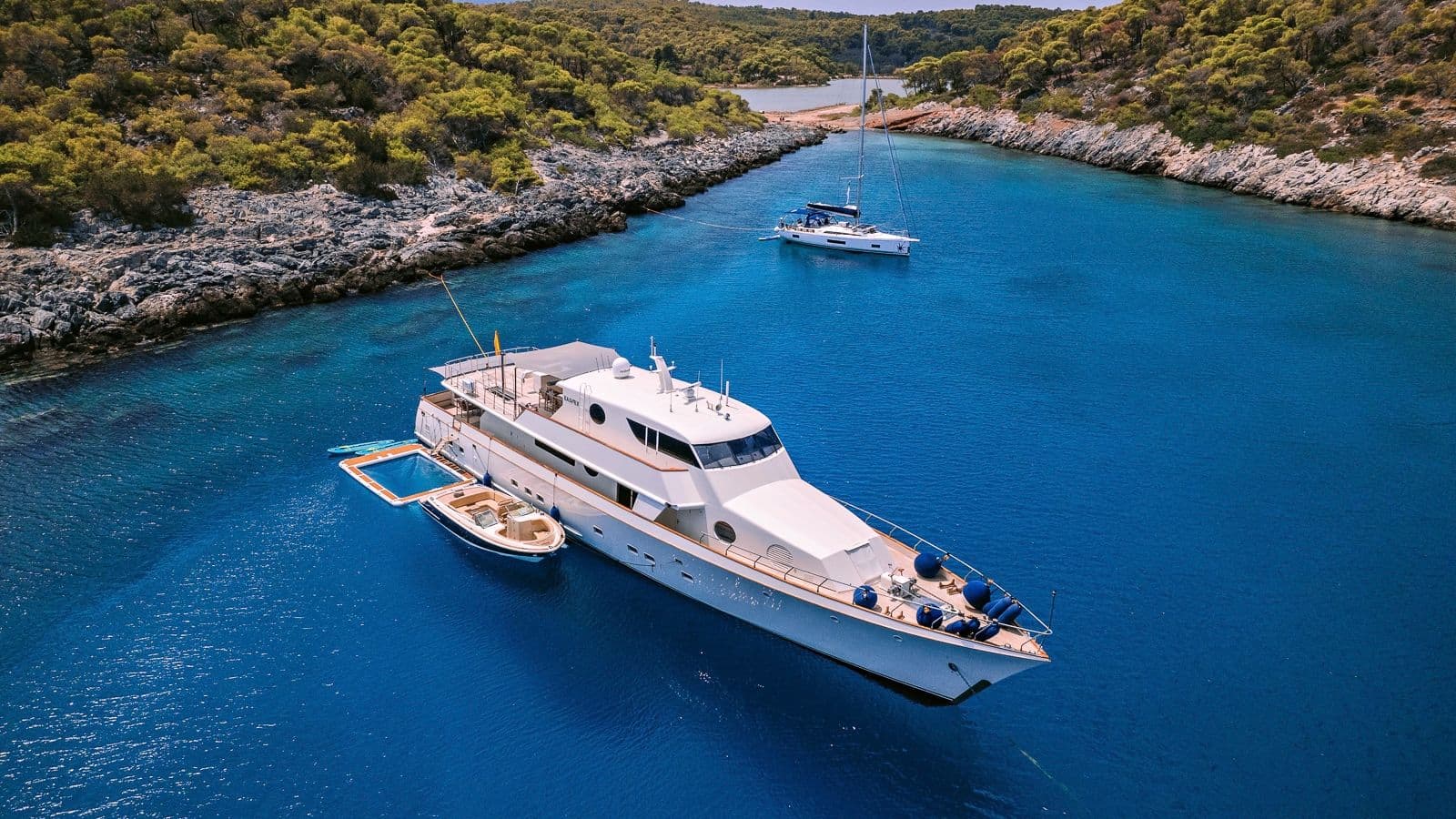 M/Y XIPHIAS, a 33 metre Esterel motor yacht available for crewed charter in Greece