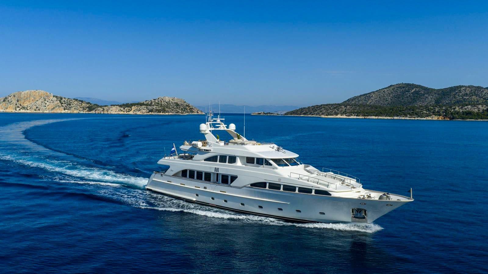 M/Y OAK, a 35 metre Benetti motor yacht available for crewed charter in Greece